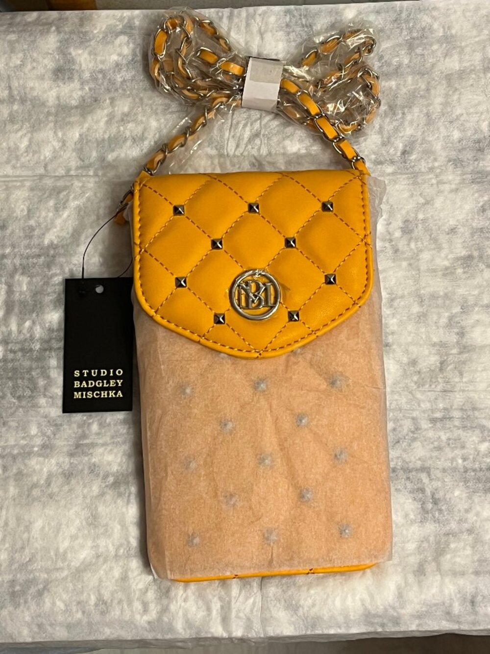 NWT!! Badgley Mischka Yellow Quilted Vegan Leather Phone Holder Crossbody
